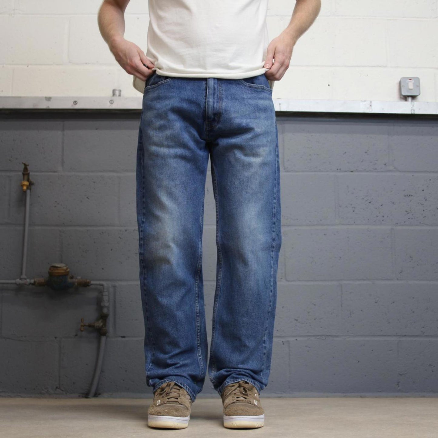 Blue Levis 505 jeans W34L32 blue straight leg y2k style pants red tab logo