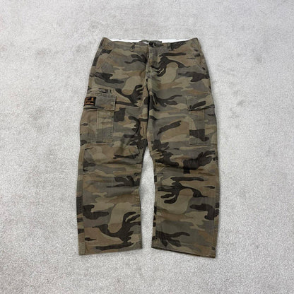 Camo Catch Wave Explore cargo pants W34L25 faded green camouflage loose y2k style carpenter trousers