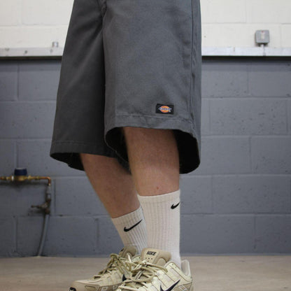 Dickies baggy Y2K carpenter shorts skater style grey Loose chino long leg style summer festival