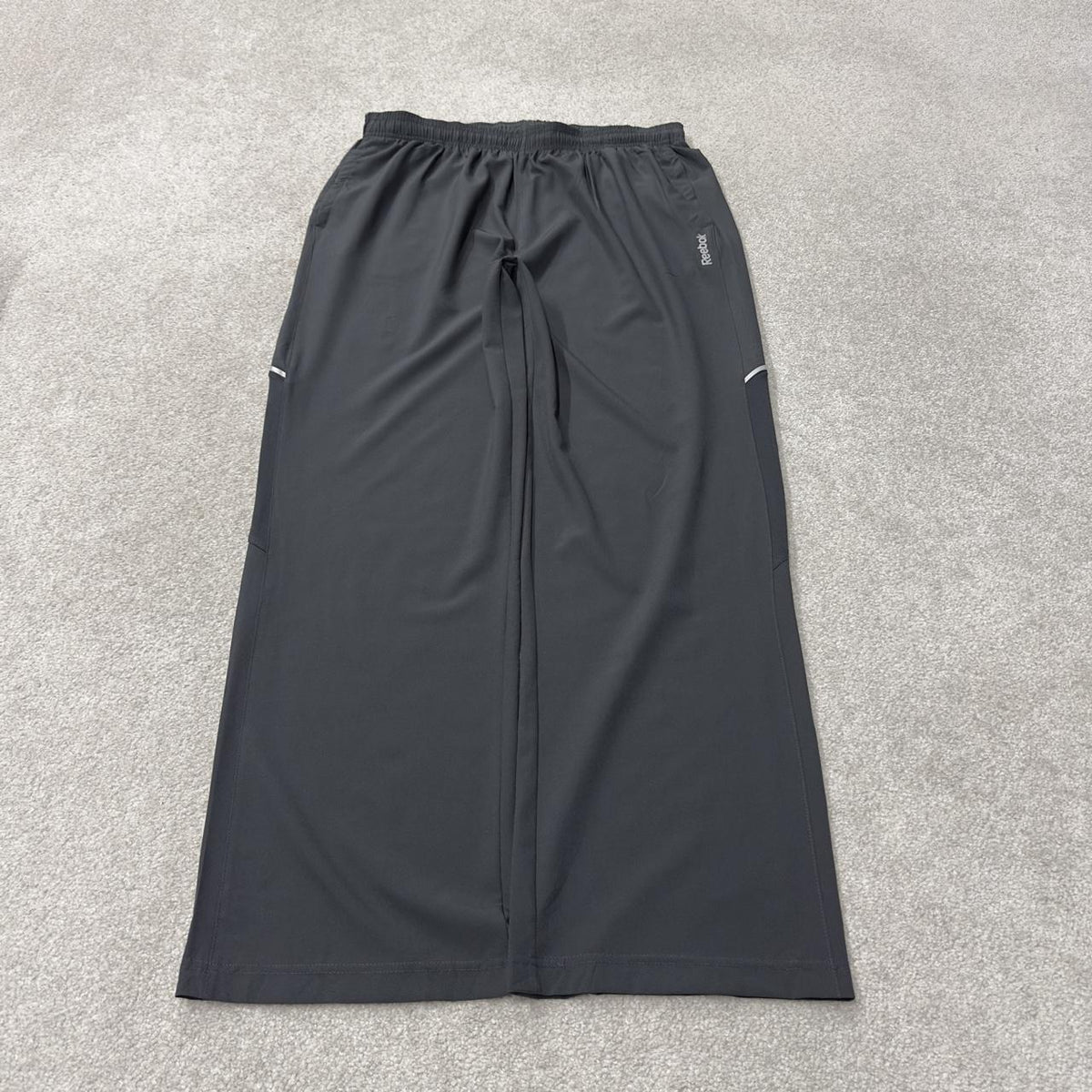 Y2K Reebok tracksuit bottoms grey Loose floaty leg casual 2000s style track pants
