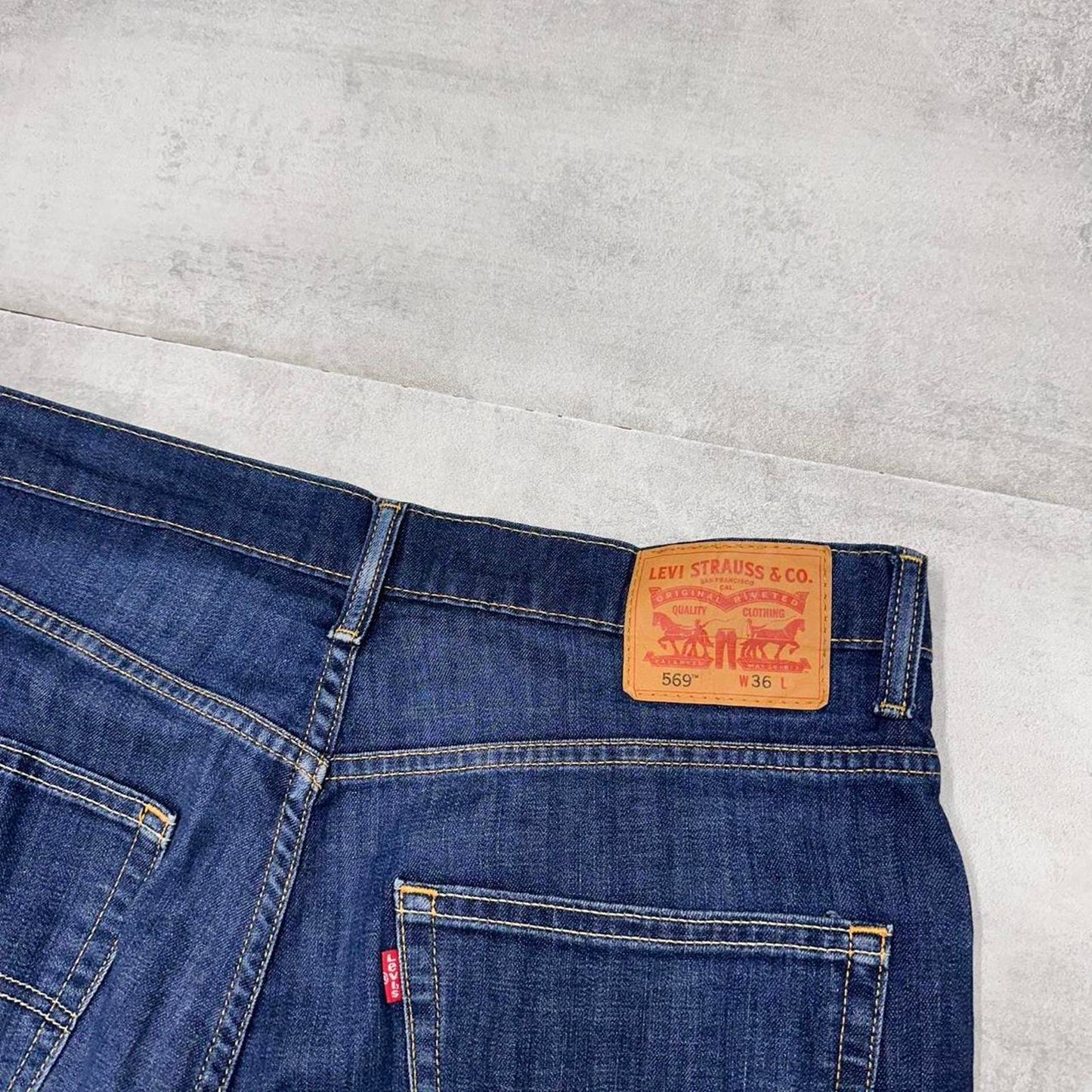 Mens Levi’s denim shorts W36