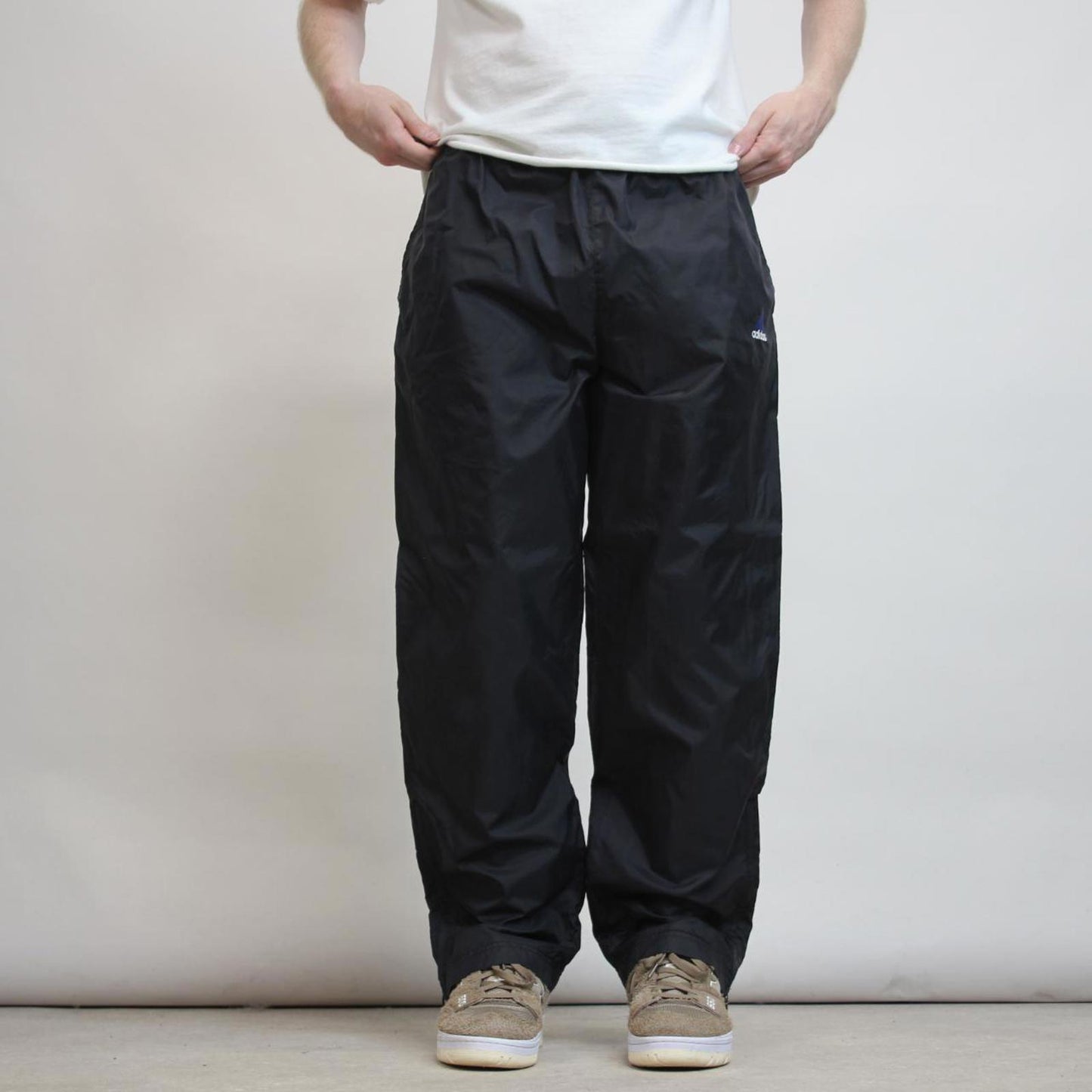 Baggy Adidas Trackies M loose y2k wide leg embroidered logo joggers
