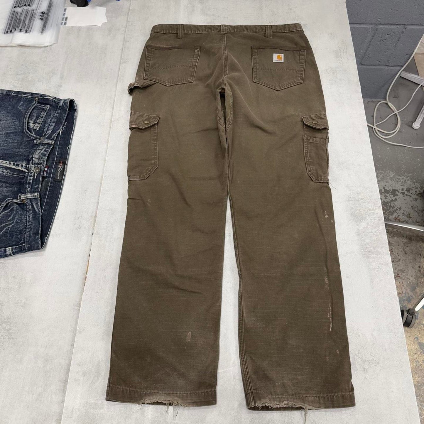 Carhartt carpenter pants W38 L32 khaki canvas 90s style skater cargo trousers utility pockets