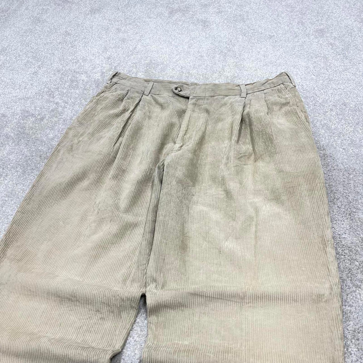 Baggy Berle corduroy pants W38L33 beige wide wale jumbo cord trousers 90s skater style