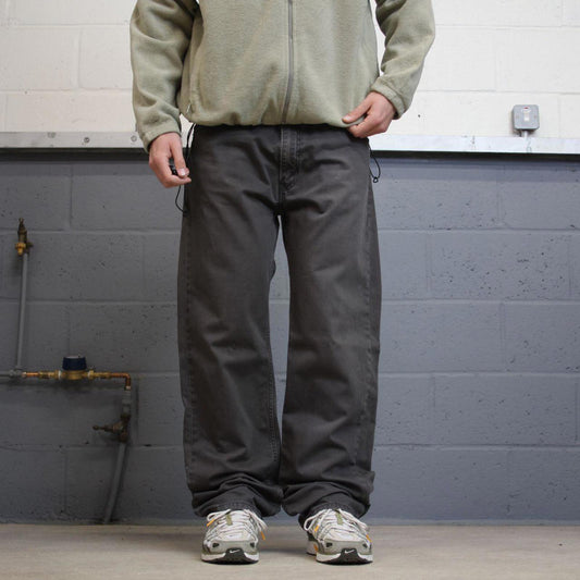 Y2K 00s Levi’s 505 jeans grey Straight leg denim pants red tab logo