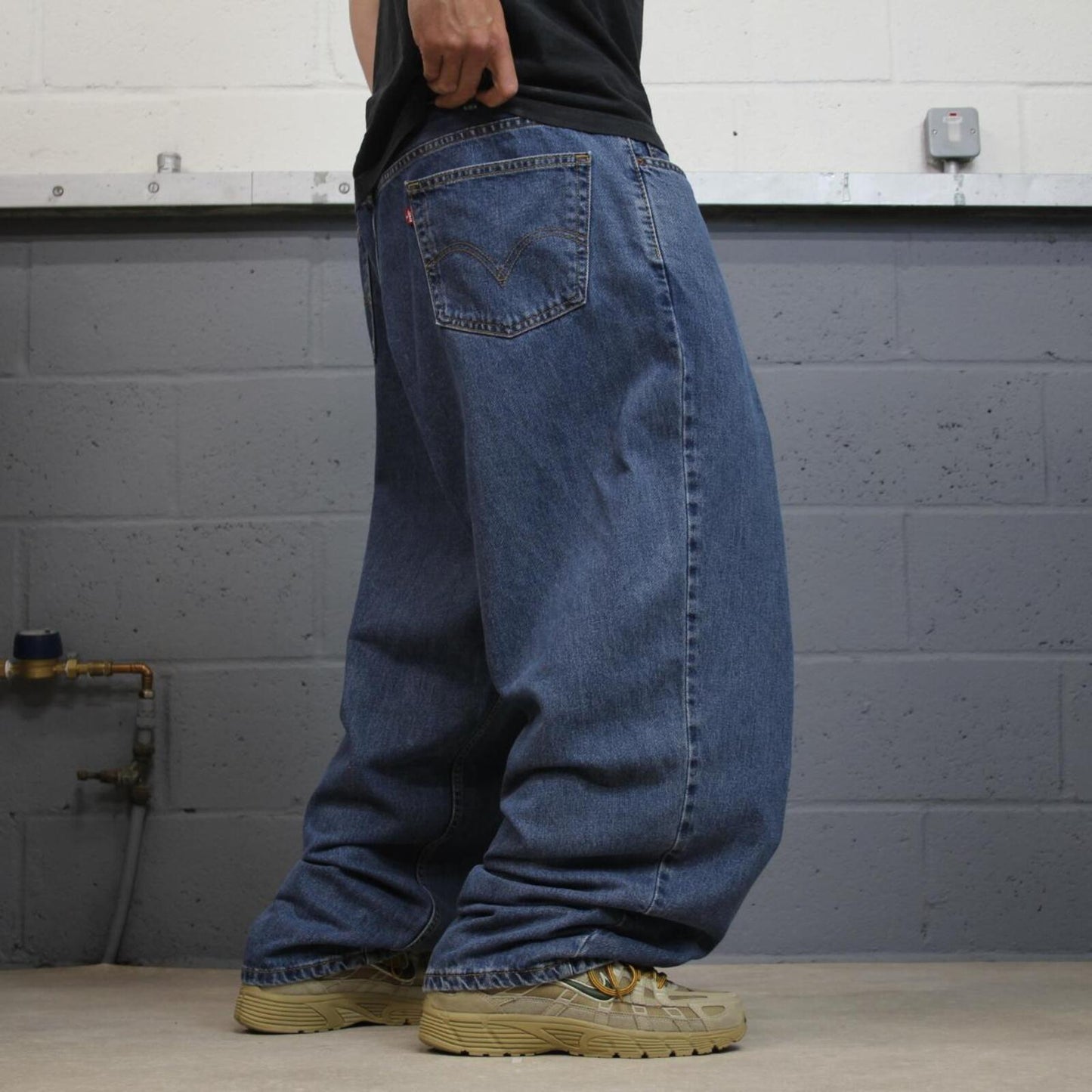 Levi’s 560 baggy jeans y2k blue Comfort fit wide leg denim pants red tab logo