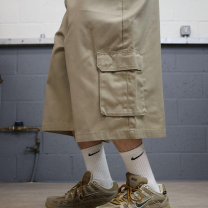 Dickies extra baggy cargo shorts chino khaki Skater / surf style shorts long wide leg festival