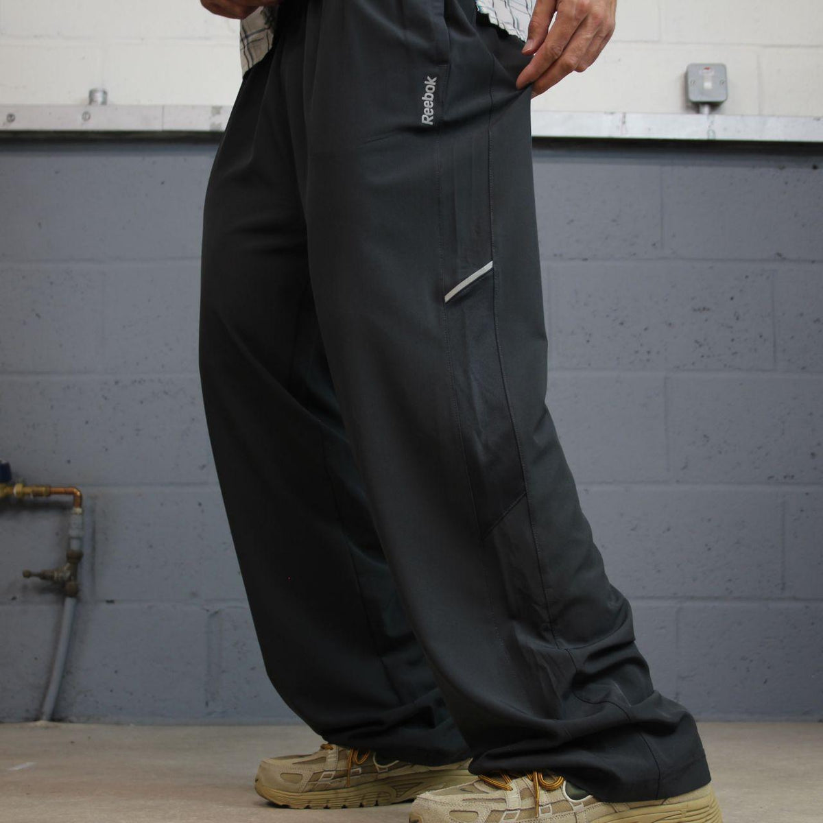 Y2K Reebok tracksuit bottoms grey Loose floaty leg casual 2000s style track pants