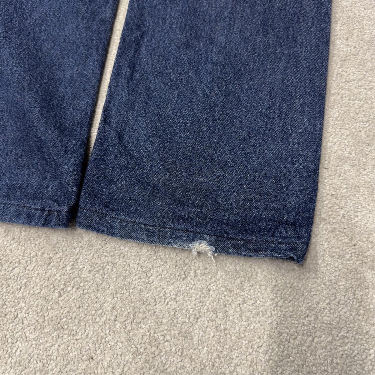Levi’s 505 jeans Y2K blue straight leg denim Levi’s straight leg 2000s style pants red tab logo