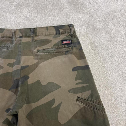 Dickies camo chino shorts carpenter green Chino skater / surf camouflage shorts loose fit