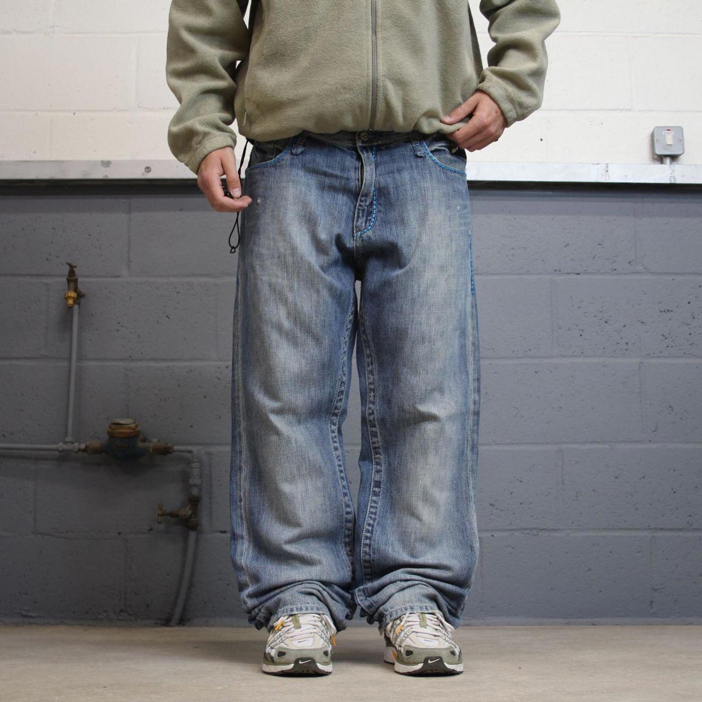 Blue Akademiks jeans W38L34 loose leg denim y2k style skater pants casual wear autumn embroidered