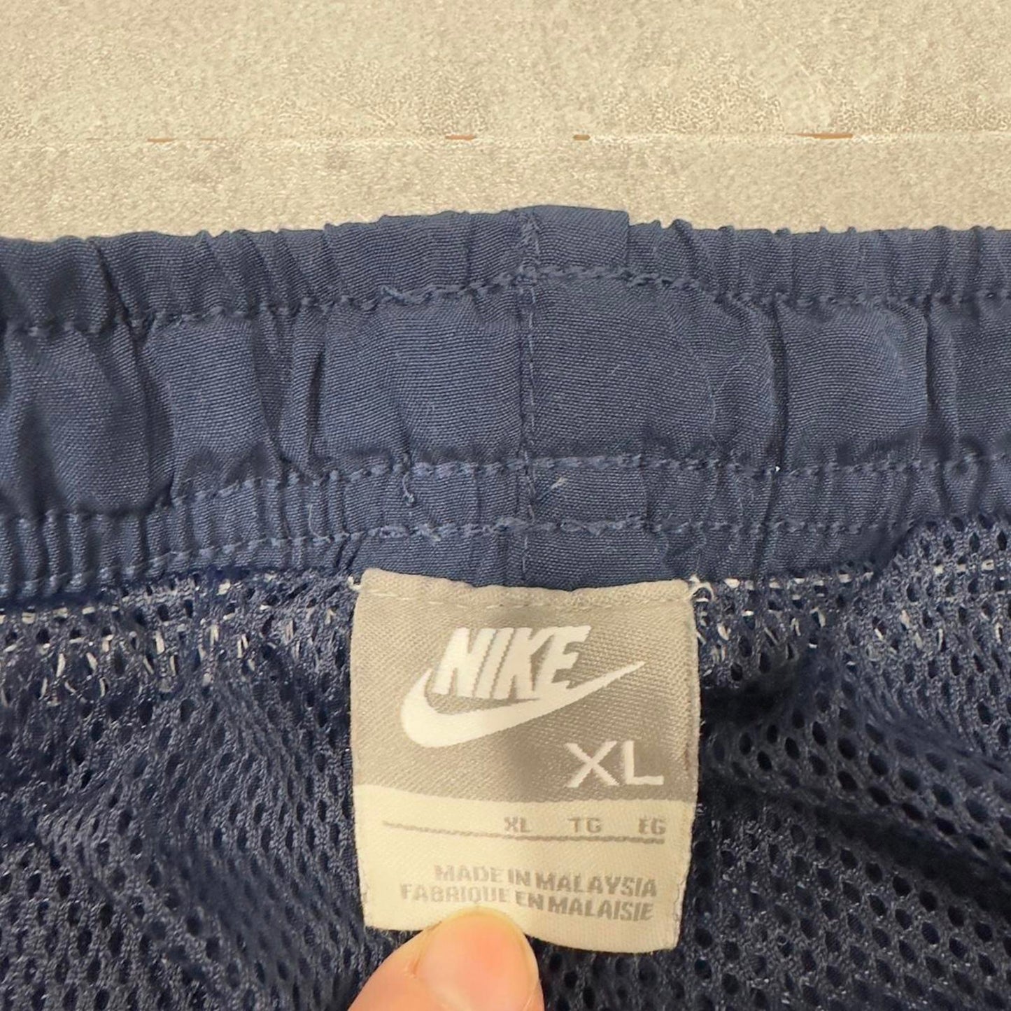 Baggy Nike Trackies XL Navy y2k 00s style loose wide leg joggers embroidered swoosh logo mesh lining