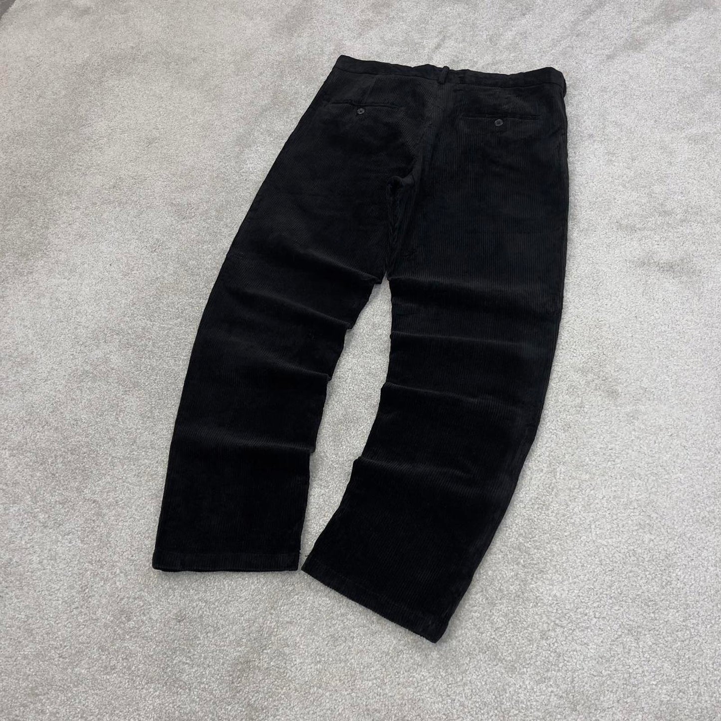 Black H&M wide wale corduroy trousers W32L30 loose pleated jumbo cord pants 90s skate style