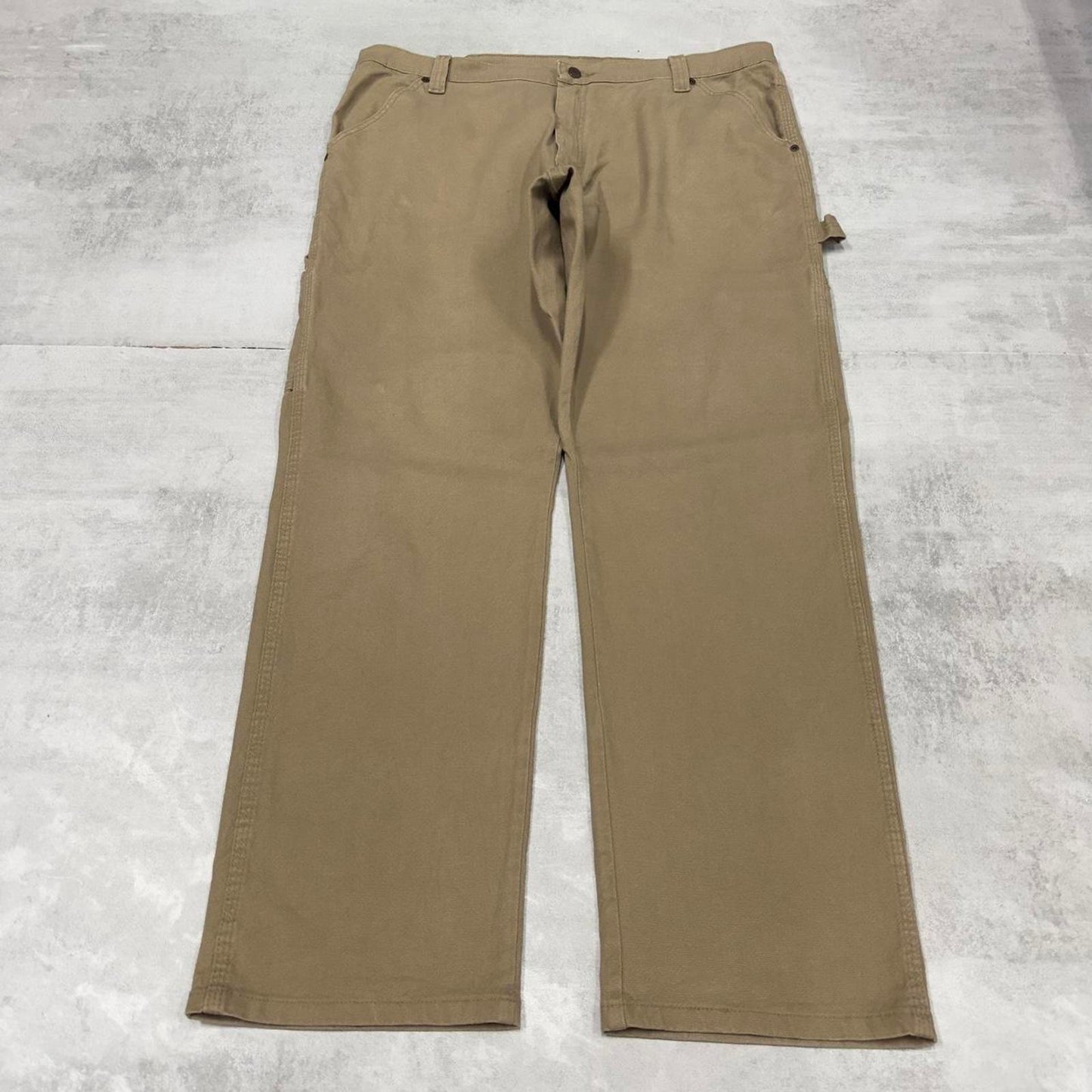 Khaki Wrangler carpenter pants W40L32 loose cargo skater style jeans