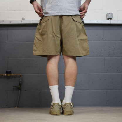 Carhartt cargo shorts loose khaki Canvasy relaxed fit skate style shorts
