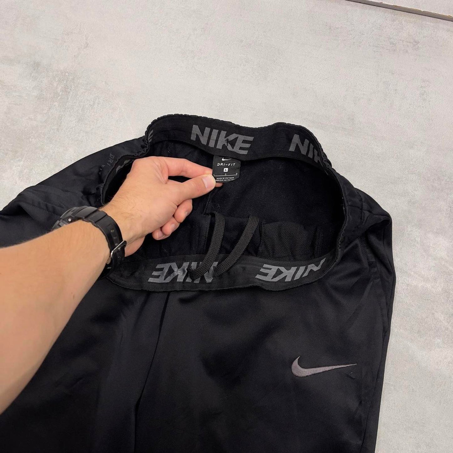 Nike Trackies Large Black y2k 00s style loose sportswear joggers embroidered Swoosh logo