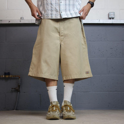 Dickies long baggy shorts W42 khaki carpenter Long chino skater style utility workwear