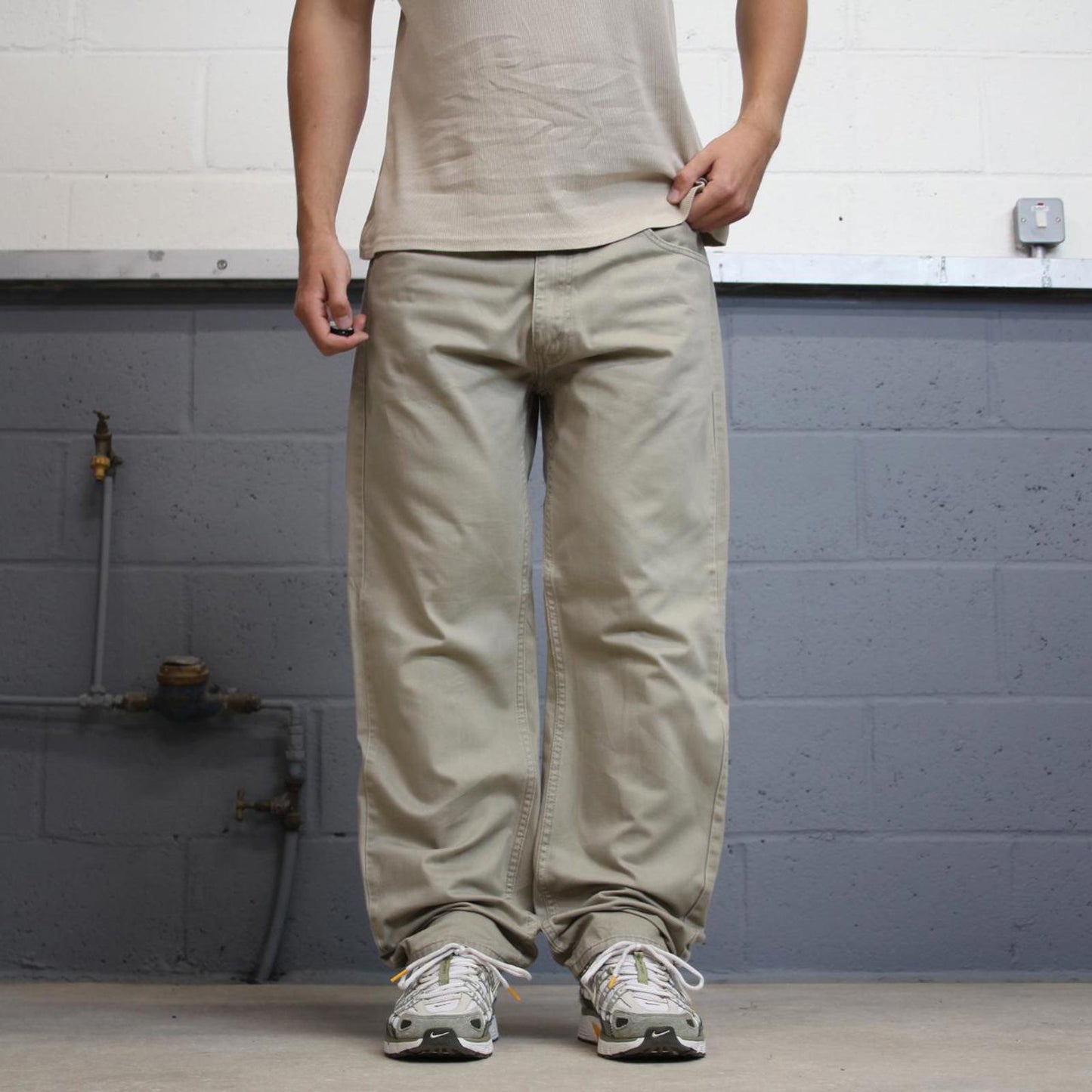 Beige Levis 505 jeans W38L32 straight leg y2k style pants tab logo