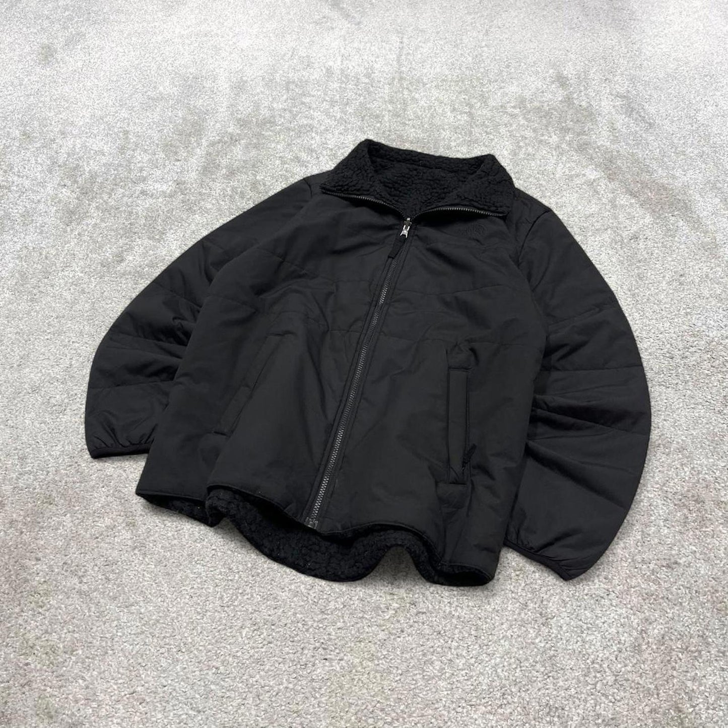 Black North Face technical jacket Large women's y2k 00s style reversible sherpa fleece coat outdoors
