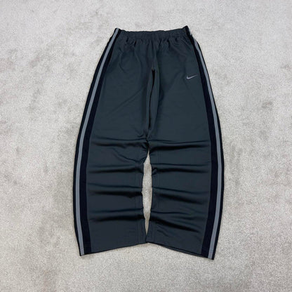 Baggy Nike Trackies Large Grey y2k 00s style loose wide leg joggers embroidered logo side stripe