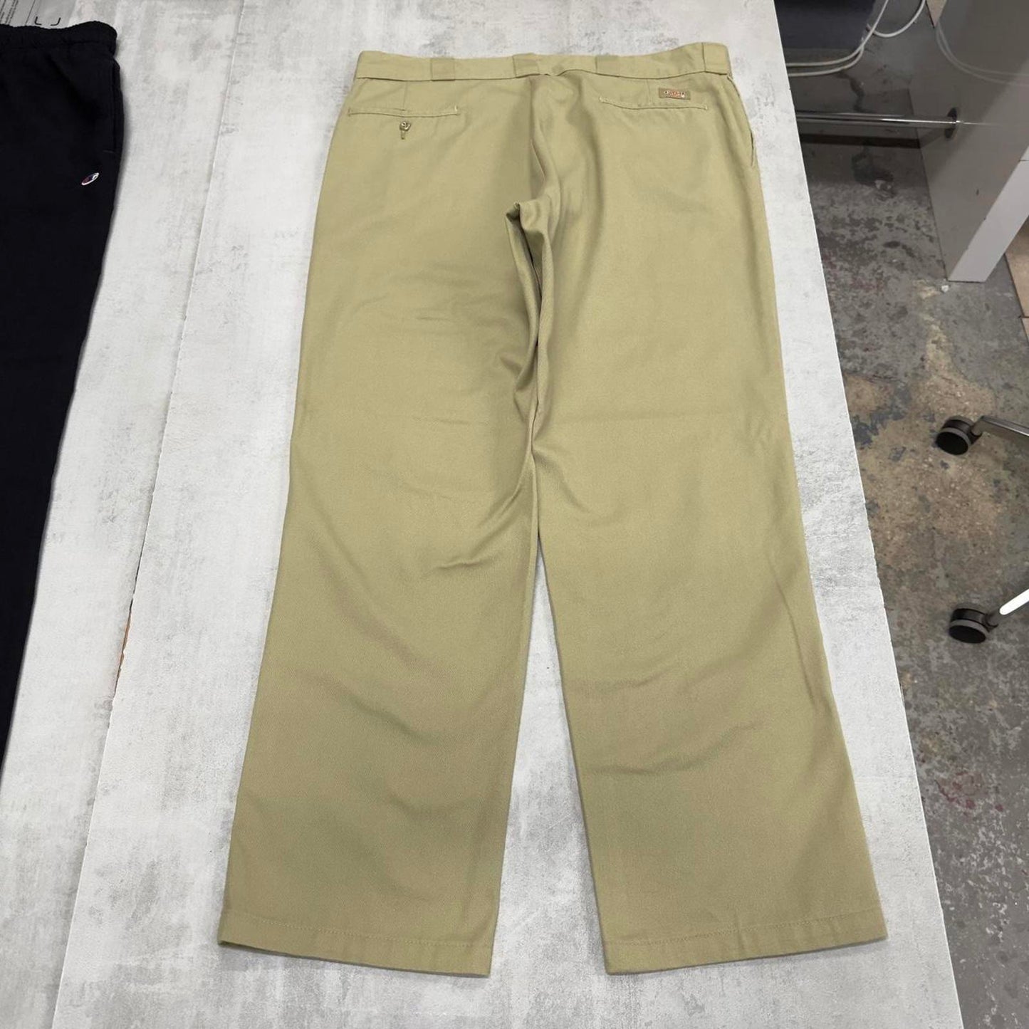 Dickies 874 Pants W38L31 khaki twill chino style skater pants