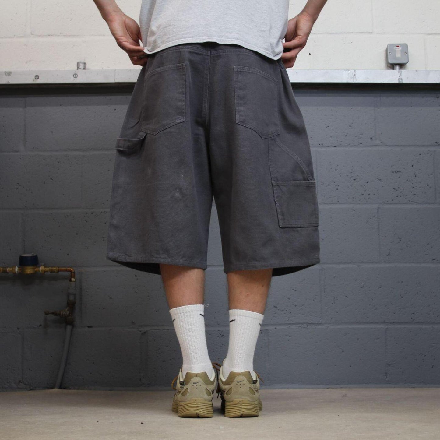 Baggy denim carpenter shorts cargo grey No Boundaries skater style surf jorts