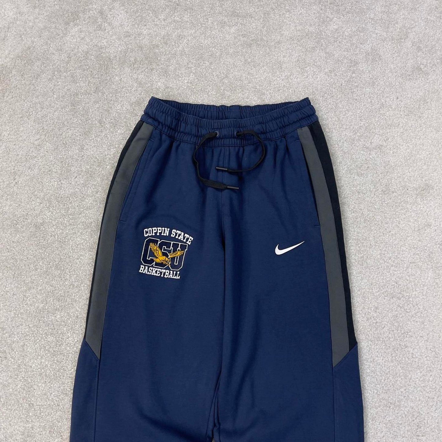 Navy Nike Therma-Fit joggers Small Swoosh logo y2k style sportswear track pants