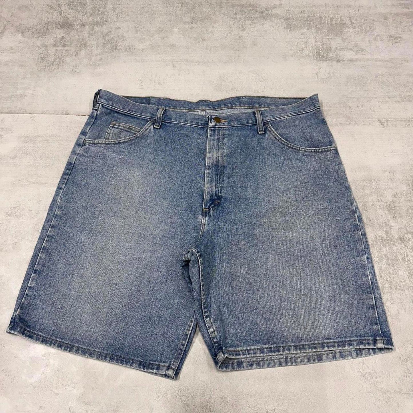 Mens Wrangler jorts W40