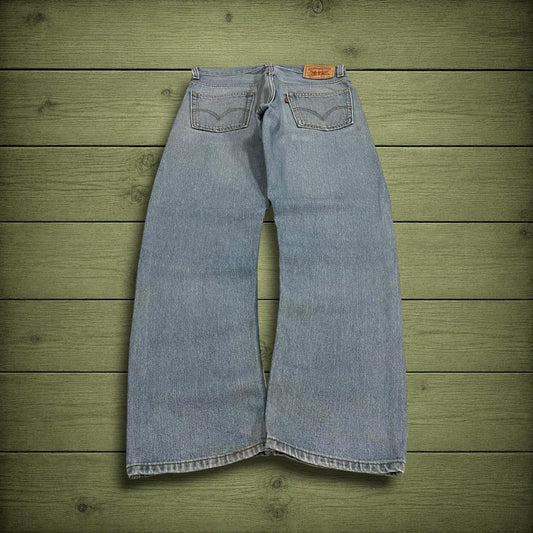 Y2K Levi’s 505 jeans W32L32 straight leg washed blue Straight fit 5 pocket pants belt loops red tab