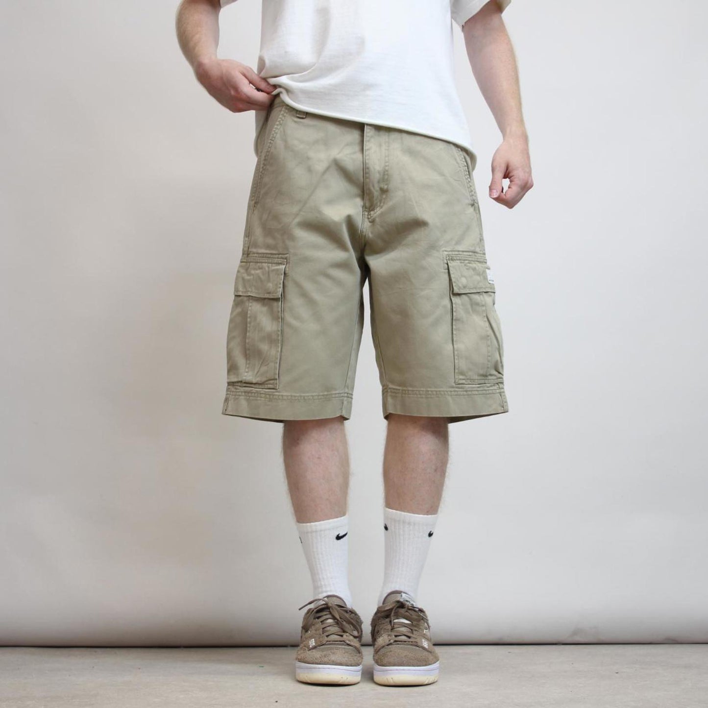 Mens baggy Levis cargo shorts W32 beige loose cargo utility skater shorts
