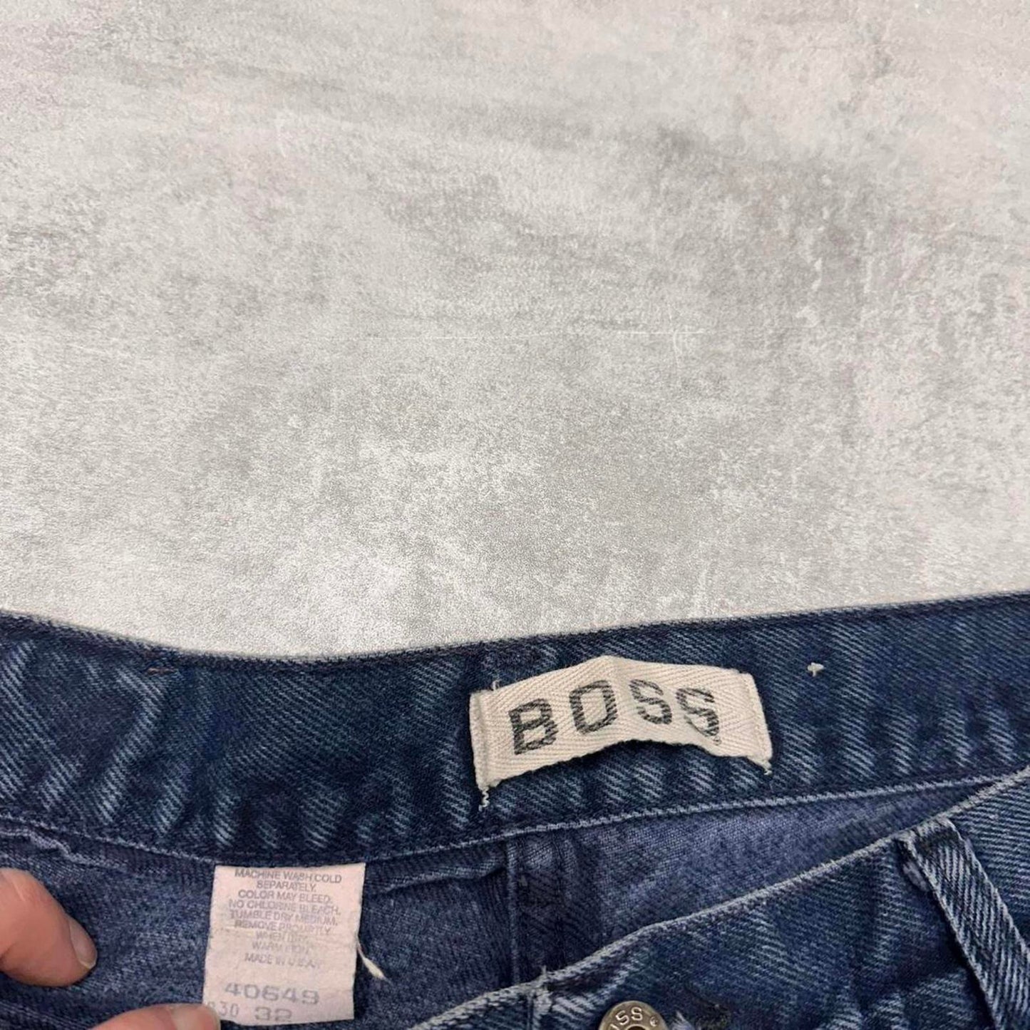 Navy loose BOSS jean shorts W30 90s style denim skater shorts