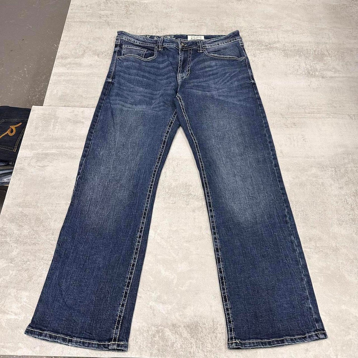 TK Axel embroidered Y2K jeans W36L32