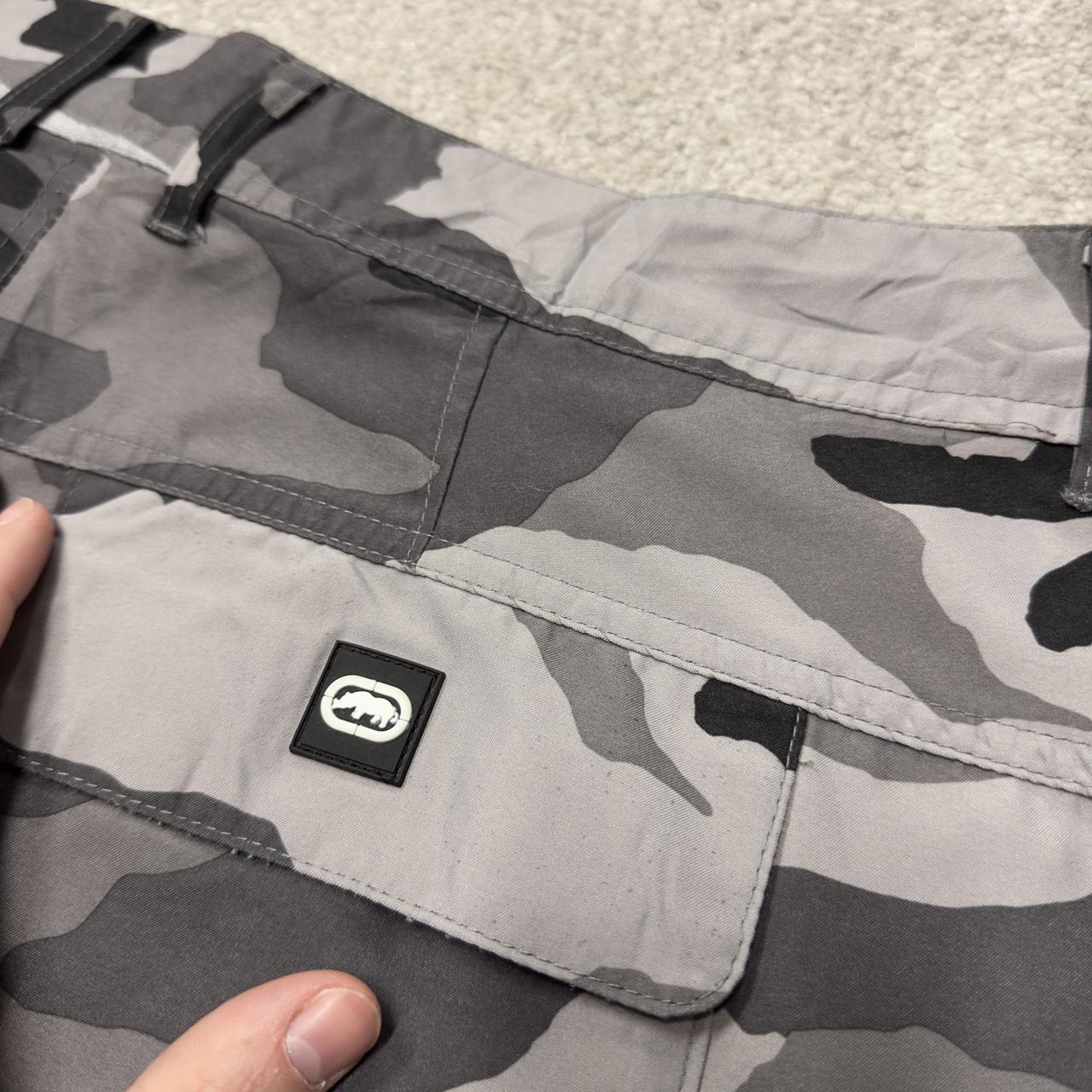 Ecko unltd camo cargo shorts grey W38 Loose floaty lightweight skater surf style camouflage utility
