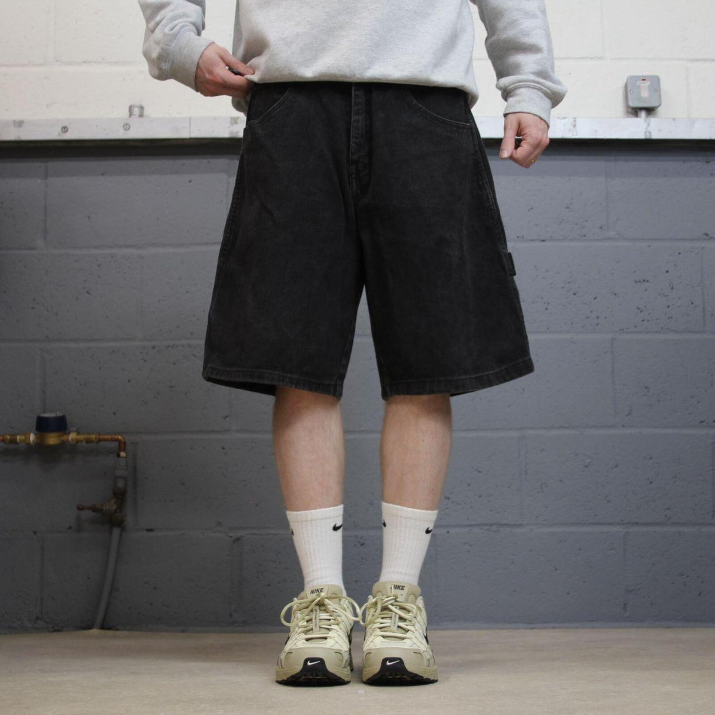 Baggy denim carpenter shorts cargo black Loose skater style surf jorts FUBU embroidered