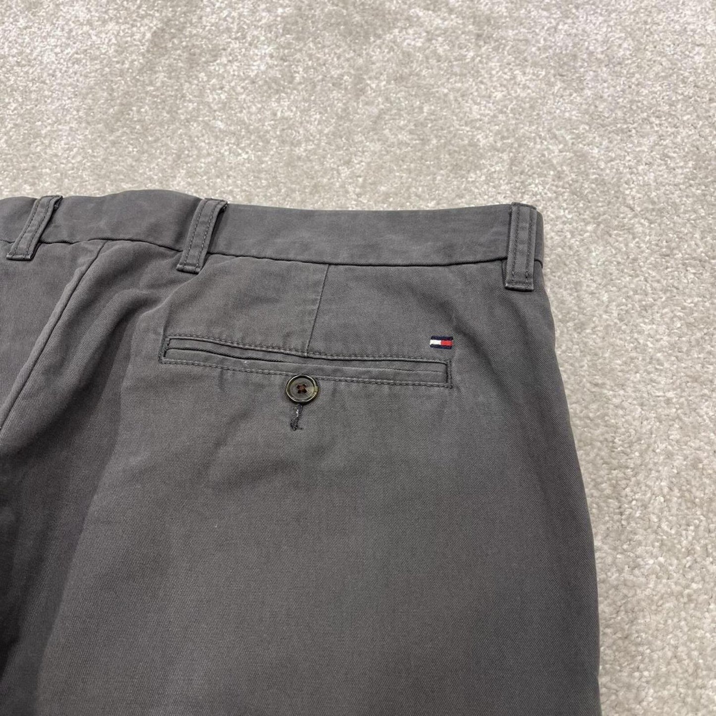 Y2K Tommy Hilfiger chino pants 34x30 grey