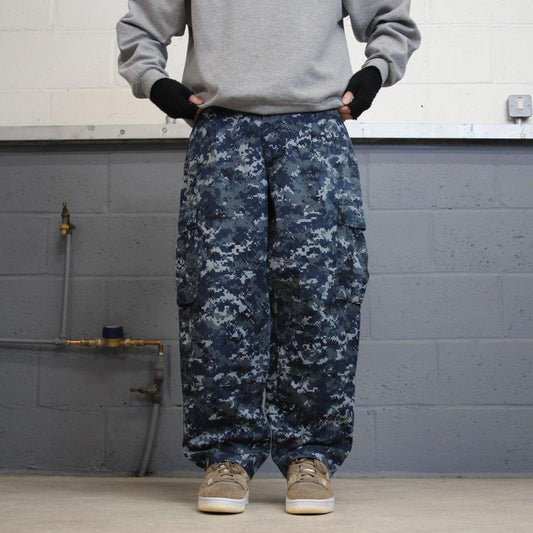 US Navy cargo pants W34L28 baggy blue USN digital camouflage trousers double knee pleated