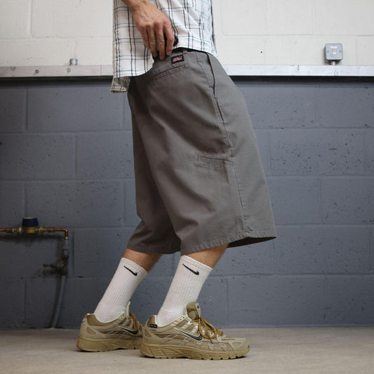 Dickies baggy carpenter shorts grey W44 long leg chino skater style shorts
