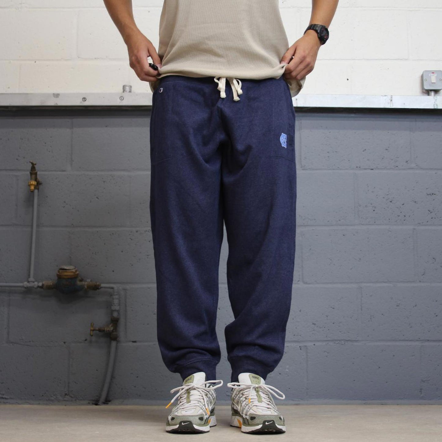 Vintage y2k navy Champion joggers XXL loose sweatpants cuffed legs drawstring waist