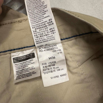 Mens Levi’s shorts W36