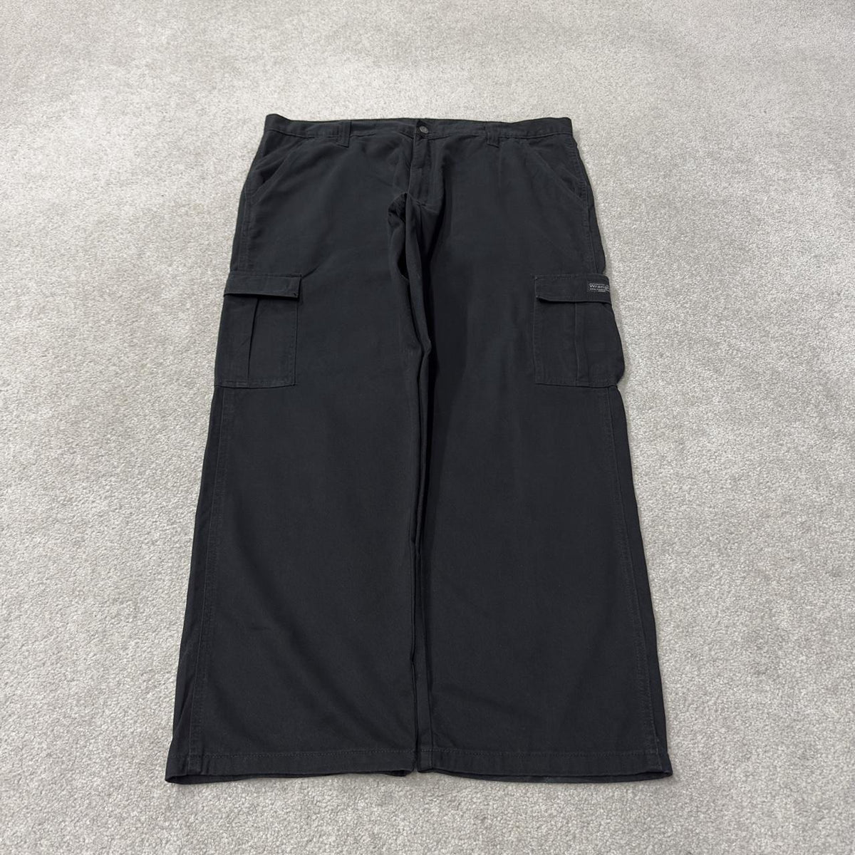 Baggy Wrangler cargo pants y2k black Loose leg 2000s style skater work pants