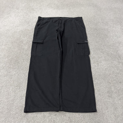 Baggy Wrangler cargo pants y2k black Loose leg 2000s style skater work pants