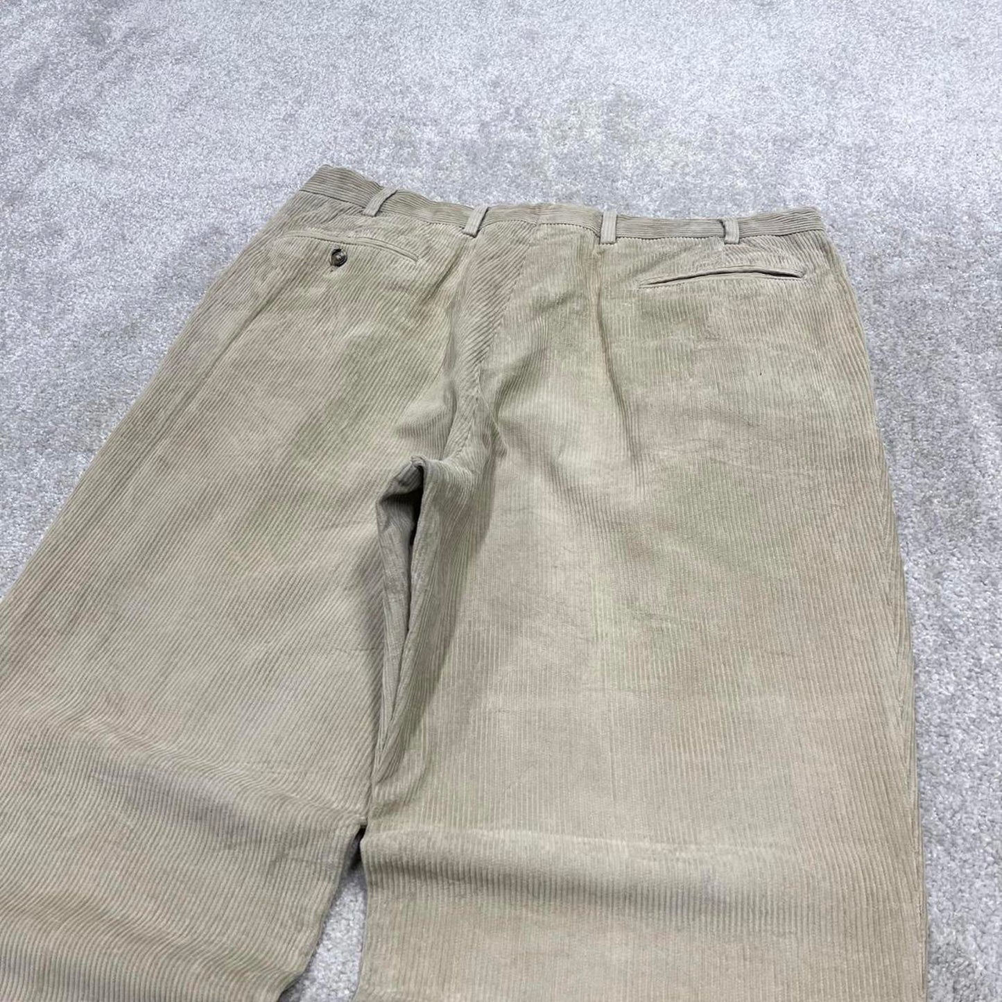 Baggy Berle corduroy pants W38L33 beige wide wale jumbo cord trousers 90s skater style