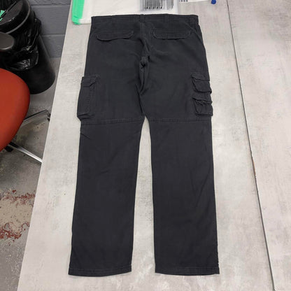 Wrangler cargo pants W38 L32 black regular taper cargo skate style pants