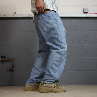 Levi’s 505 jeans Y2K W38L30 washed blue Levi’s straight leg surf style pants red tab logo