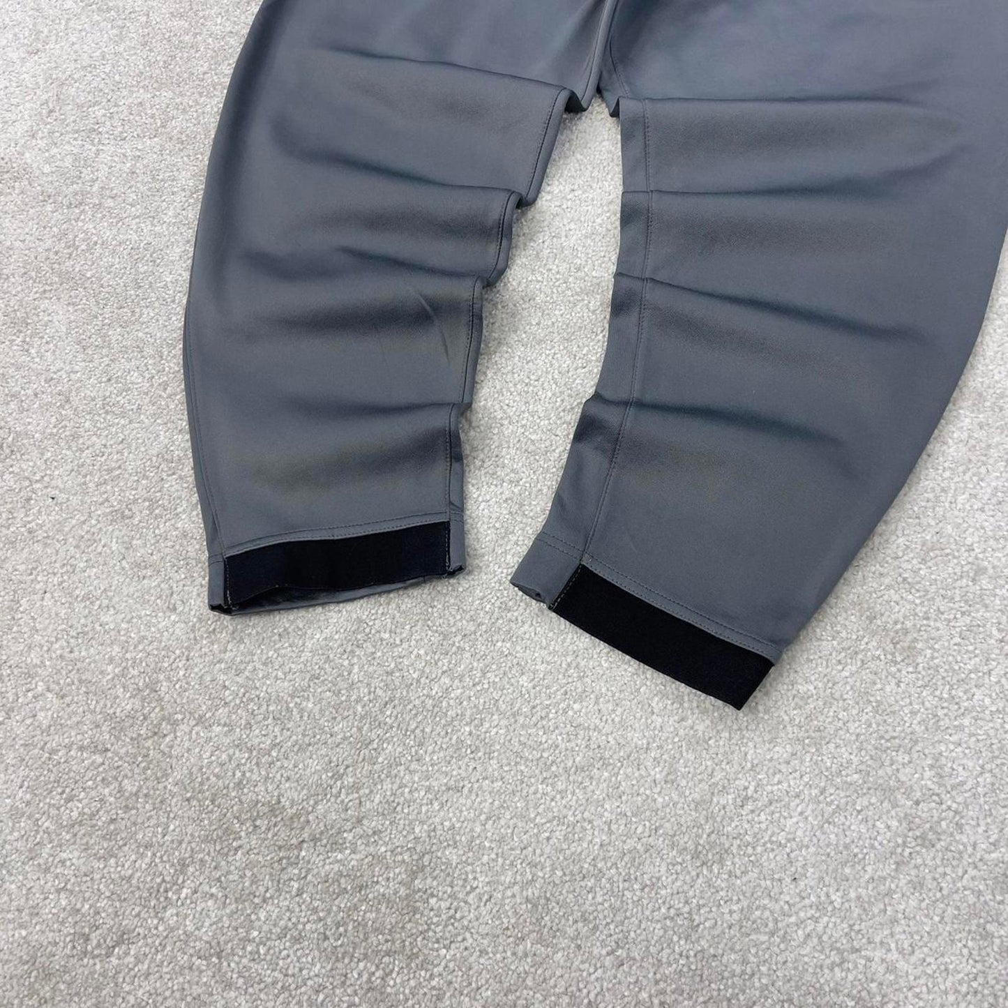 Nike Trackies XL Grey y2k 00s style loose leg joggers print logo fleece lined