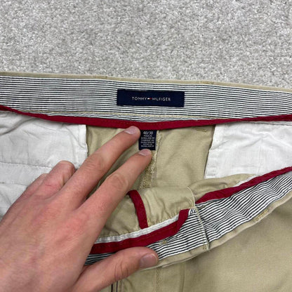 Y2K loose Tommy Hilfiger chino pants beige Loose leg chino style preppy trousers