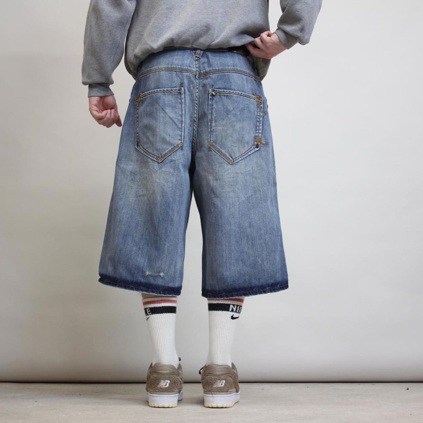 Baggy Rocawear denim shorts W34 long denim rap skater style 90s shorts