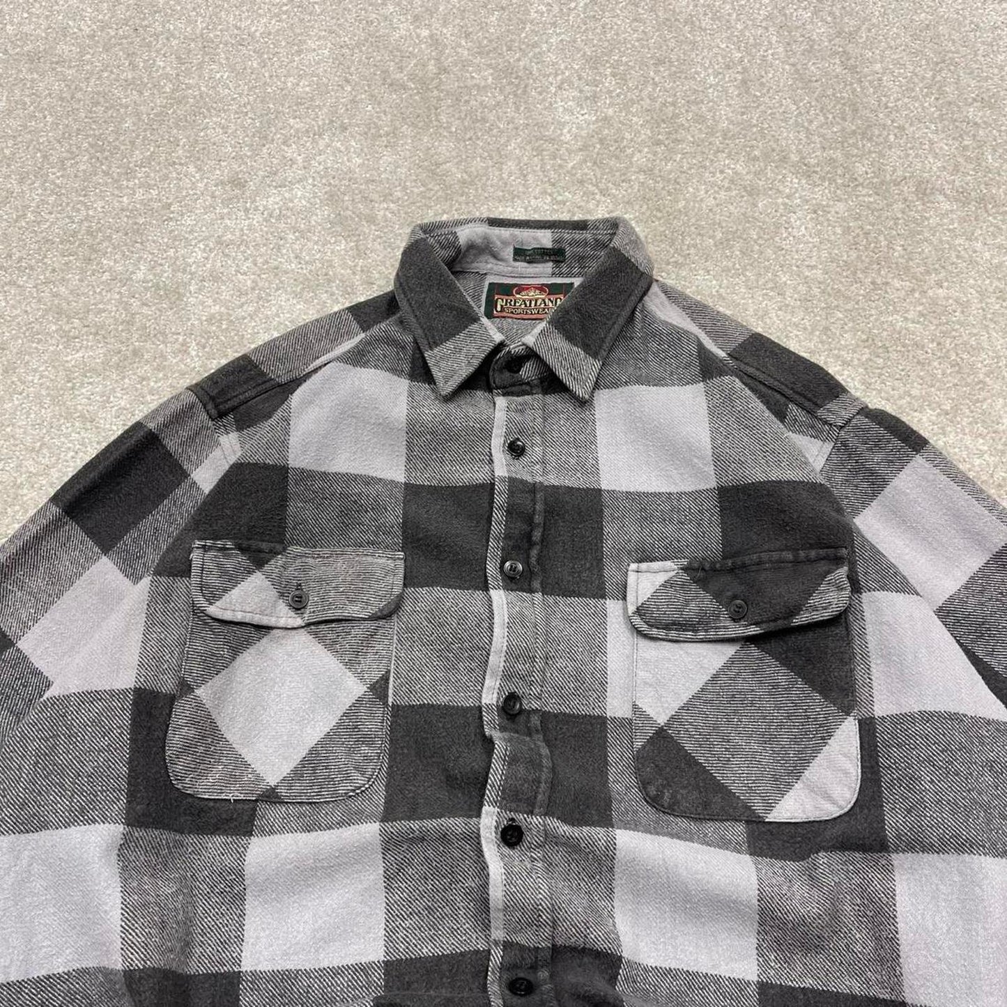 Checkered plaid flannel overshirt autumnal XL grey men's long sleeve thick button up y2k style