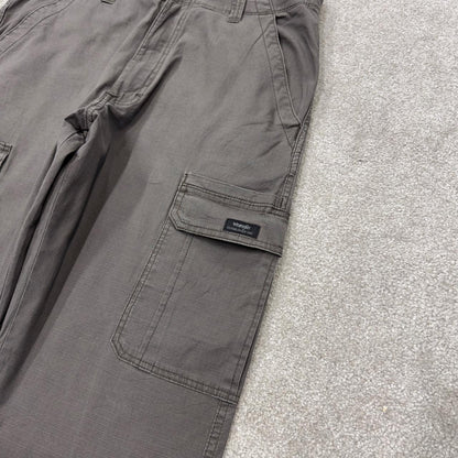 Wrangler cargo pants y2k khaki grey Straight leg skater work utility pants