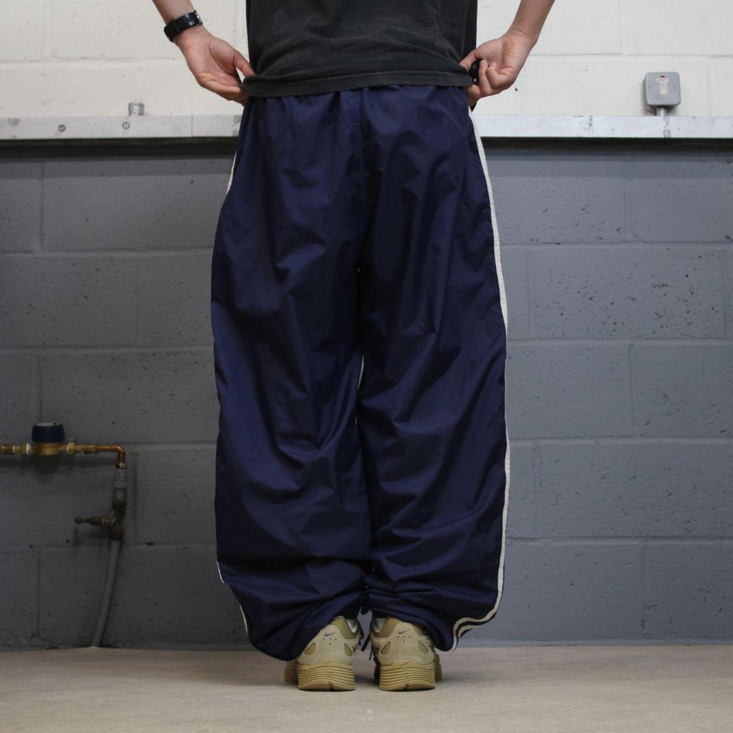Vintage Y2K baggy Adidas tracksuit bottoms navy Loose-leg embroidered lined side stripe track pants